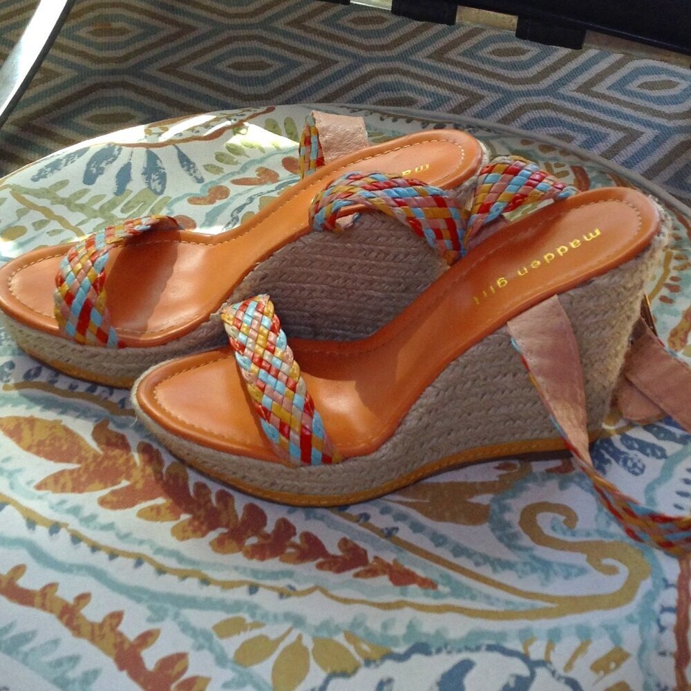 Madden Girl "Narla" "7.5" platform strappy; Bohemian, Coastal Girls, Woven, Chic